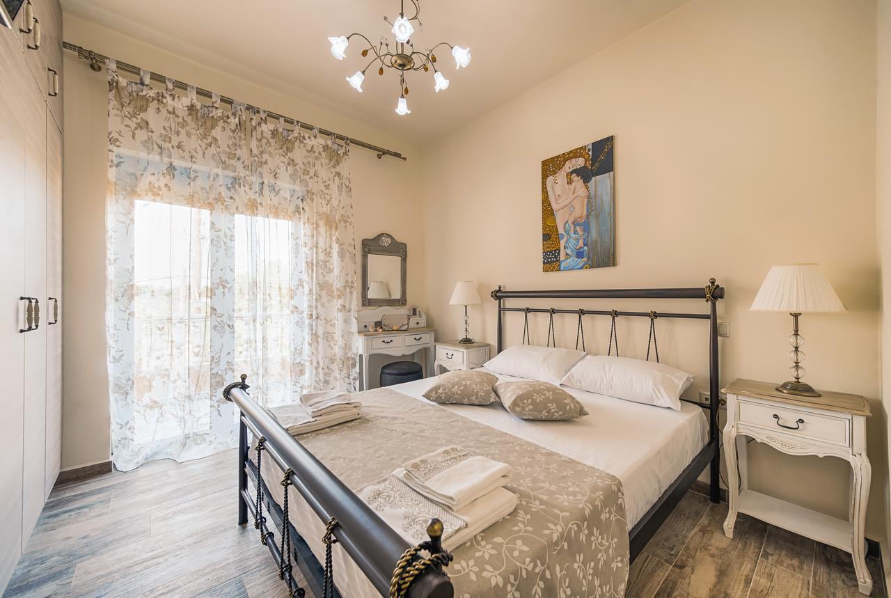 Luxury Retro Villa