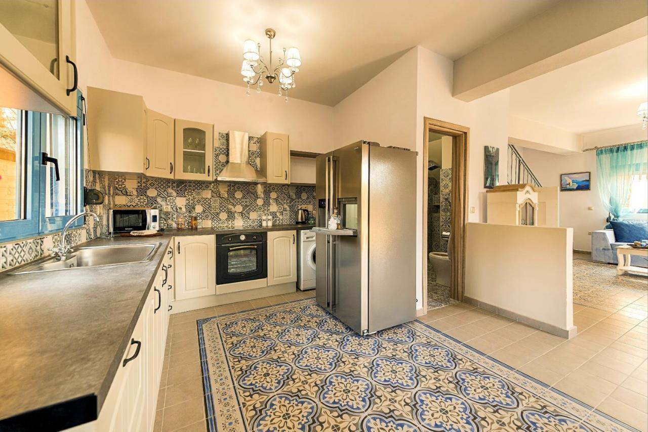 Luxury Retro Villa