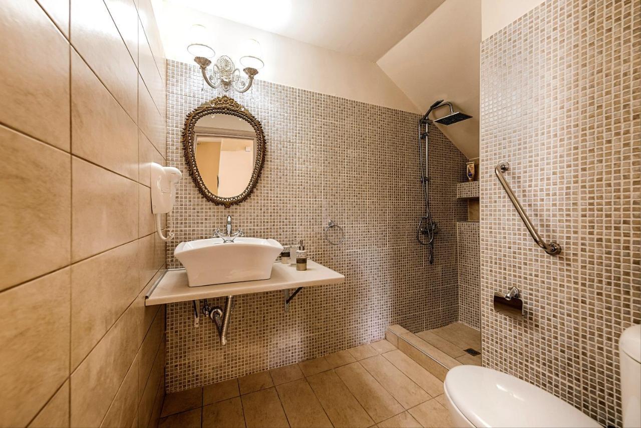 Luxury Retro Villa